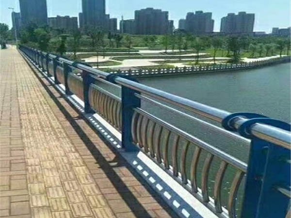 桥梁护栏